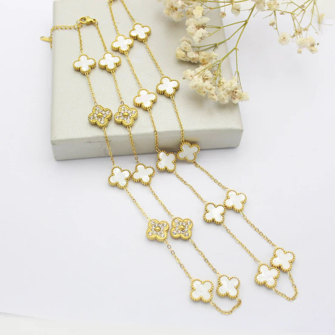 CLOVER - 10 Motive White Necklace